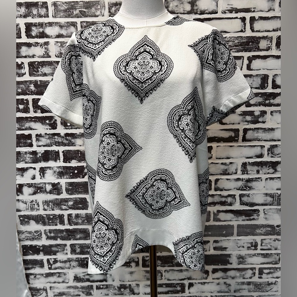 Madewell Cream Tailored Tee Hi Lo Crepe Paisley Print Short Sleeve Size M